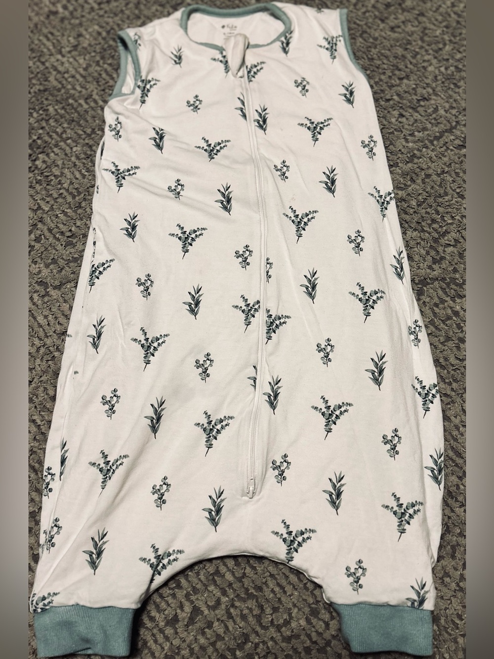 Kyte baby (6-18m) Footed Sleep Sack in White / Green Floral & Leaf Print